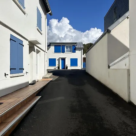 Rdc Pres De La Avec Terrasse Et Wi-fi - Fr-1-361-555 *