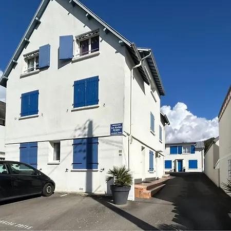 Rdc Pres De La Avec Terrasse Et Wi-fi - Fr-1-361-555 *