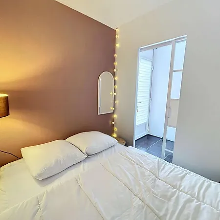 Rdc Pres De La Avec Terrasse Et Wi-fi - Fr-1-361-555 Daire *