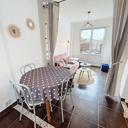 Rdc Pres De La Avec Terrasse Et Wi-fi - Fr-1-361-555