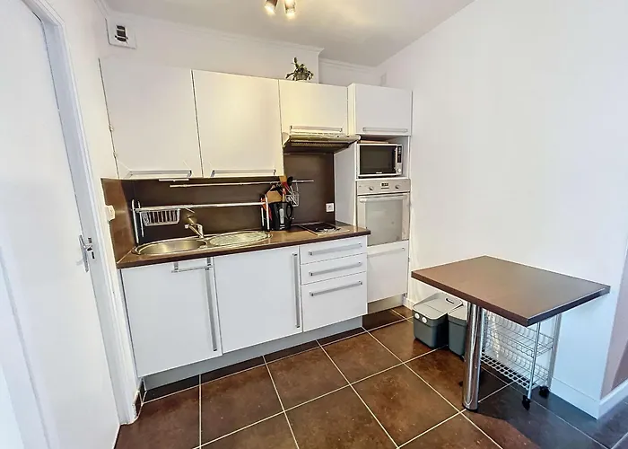 Rdc Pres De La Avec Terrasse Et Wi-fi - Fr-1-361-555