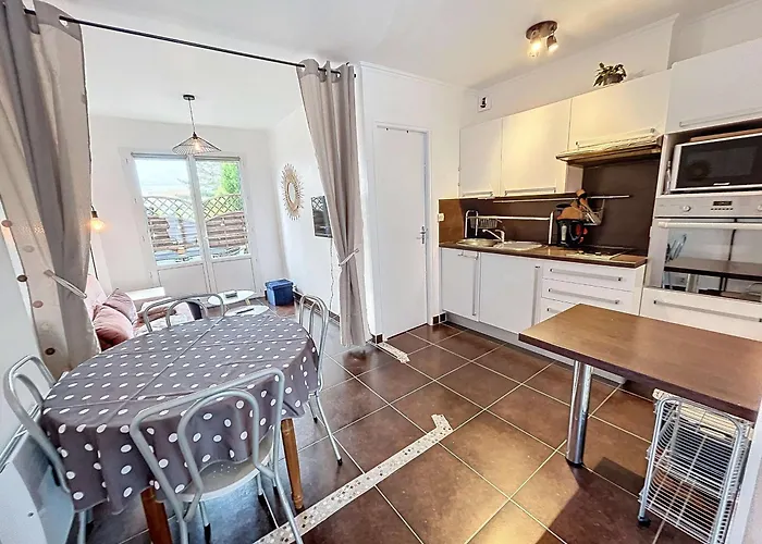 Rdc Pres De La Avec Terrasse Et Wi-fi - Fr-1-361-555 Lägenhet *