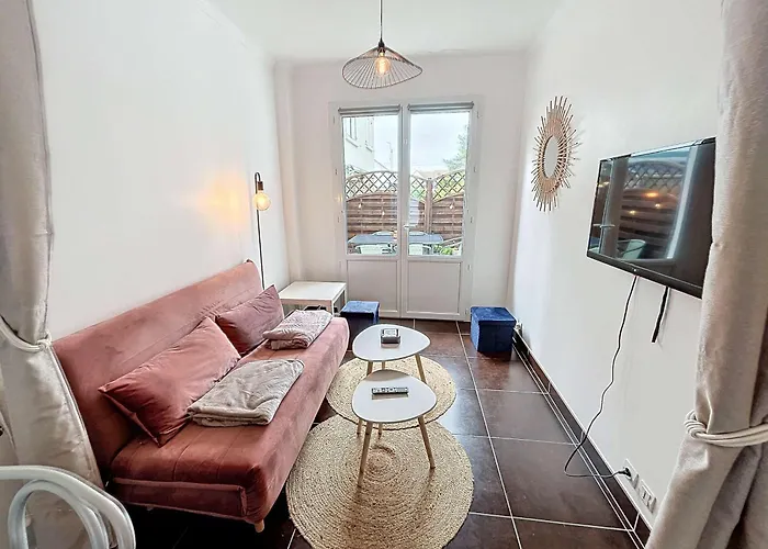 Rdc Pres De La Avec Terrasse Et Wi-fi - Fr-1-361-555 Lägenhet