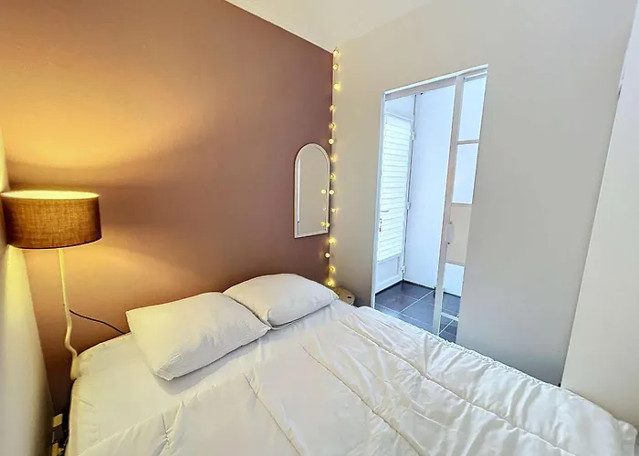 Rdc Pres De La Avec Terrasse Et Wi-fi - Fr-1-361-555 Lägenhet *