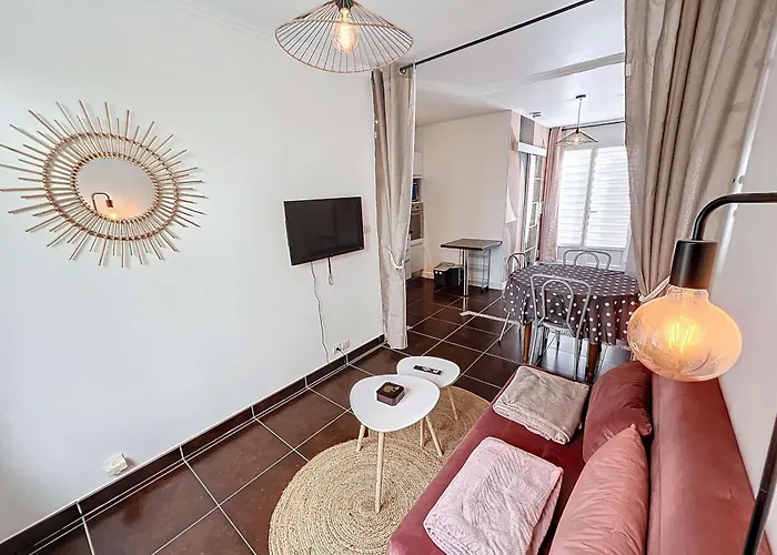 Rdc Pres De La Avec Terrasse Et Wi-fi - Fr-1-361-555